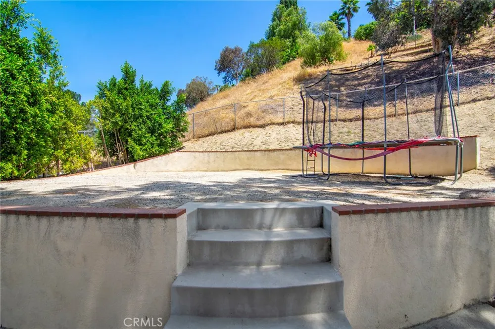 19611 Rosita Street Tarzana, CA 91356