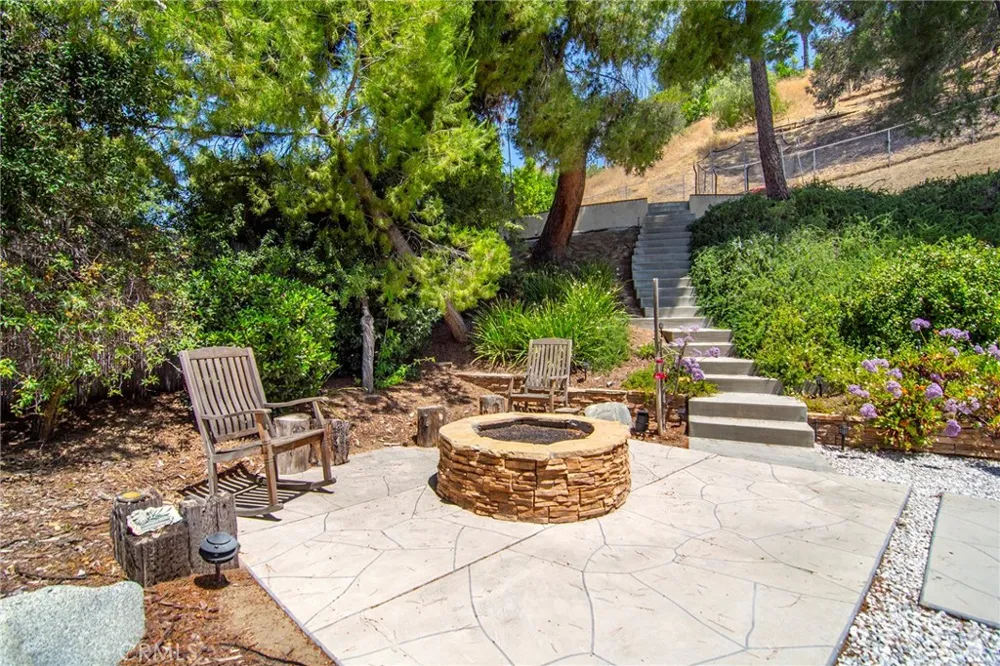 19611 Rosita Street Tarzana, CA 91356