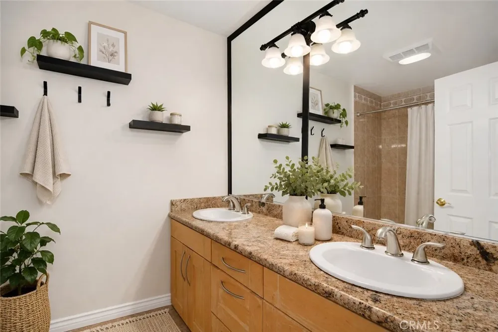 19611 Rosita Street Tarzana, CA 91356