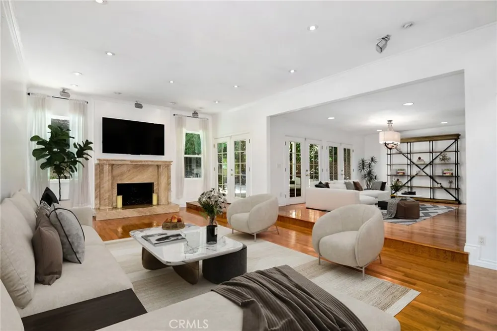 19611 Rosita Street Tarzana, CA 91356