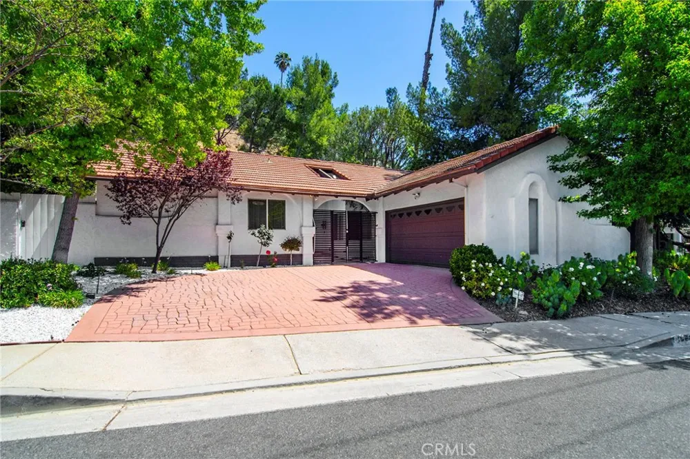 19611 Rosita Street Tarzana, CA 91356
