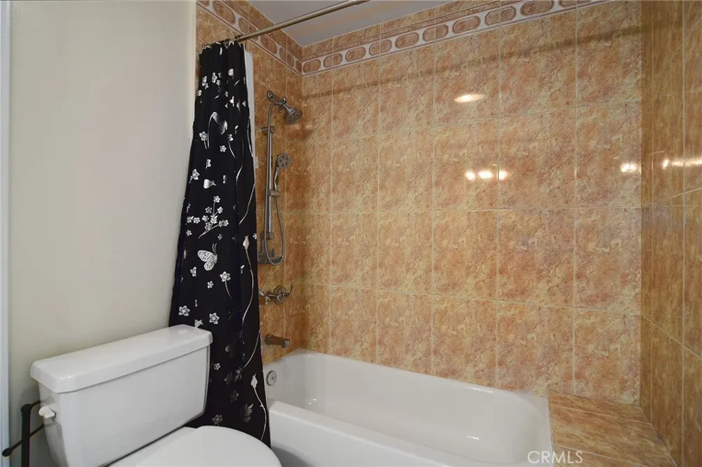 19611 Rosita Street Tarzana, CA 91356