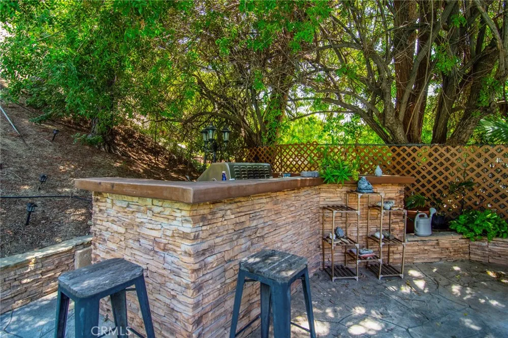 19611 Rosita Street Tarzana, CA 91356