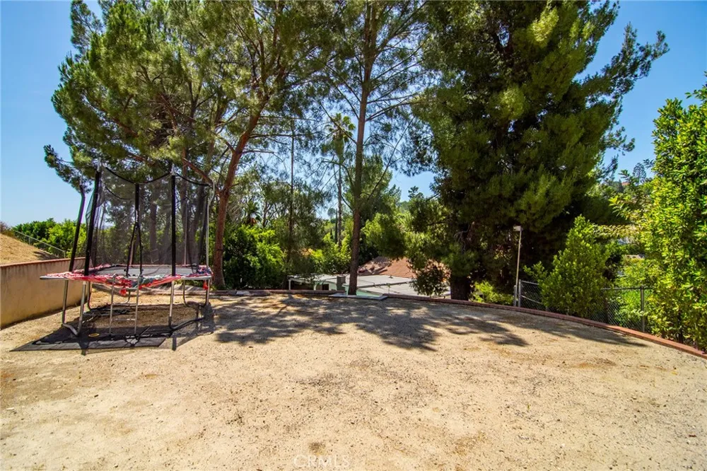 19611 Rosita Street Tarzana, CA 91356