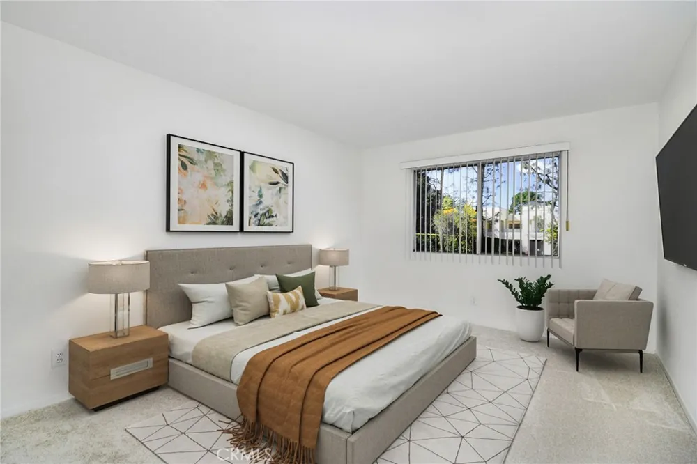 5400 Lindley Avenue #101 Encino, CA 91316