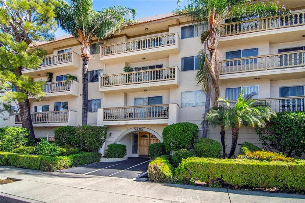 5400 Lindley Avenue #101 Encino, CA 91316