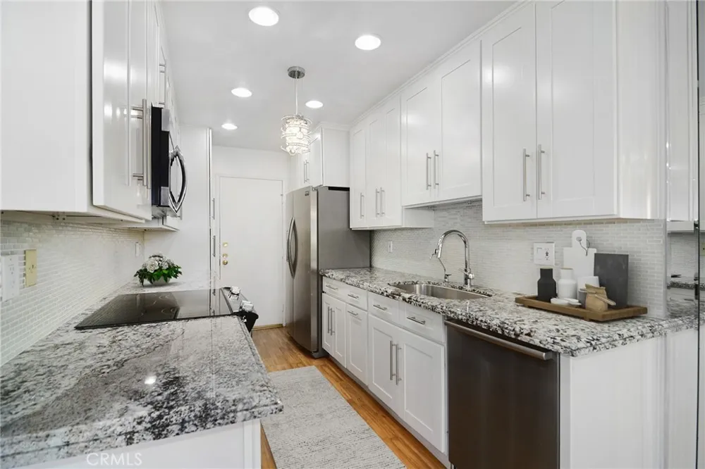 5400 Lindley Avenue #101 Encino, CA 91316