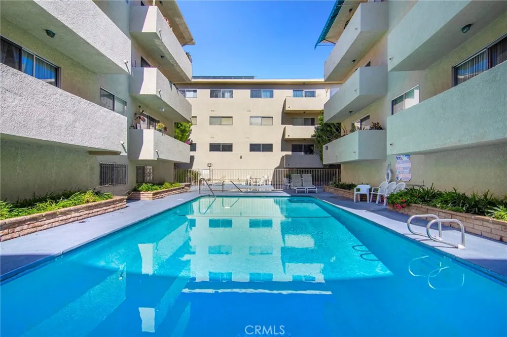 5400 Lindley Avenue #101 Encino, CA 91316