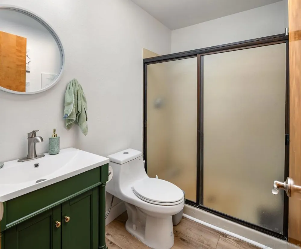 8647 Circle R Valley Escondido, CA 92026