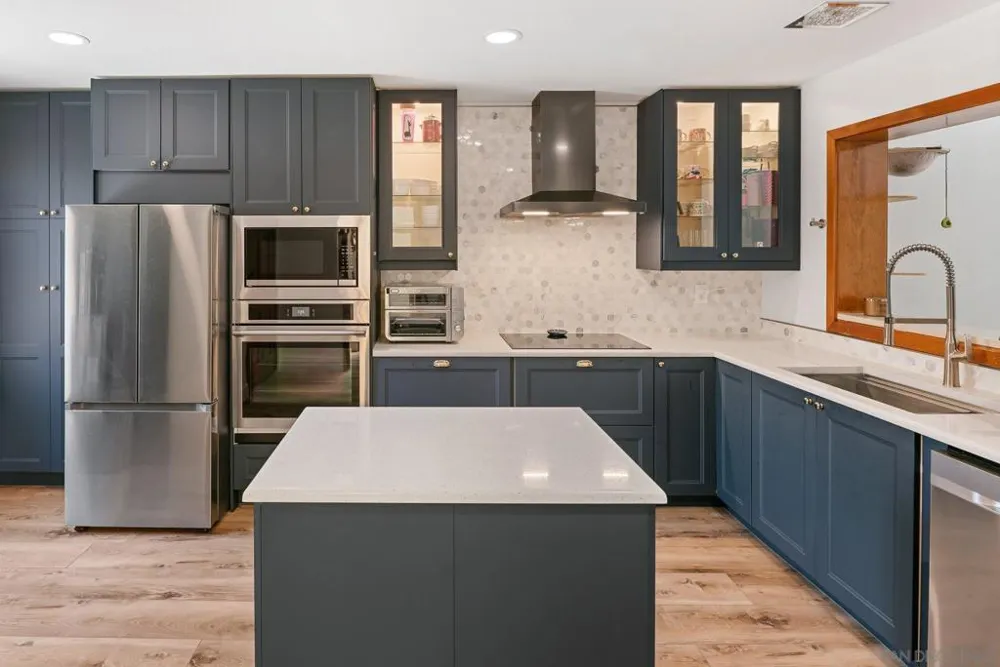 8647 Circle R Valley Escondido, CA 92026