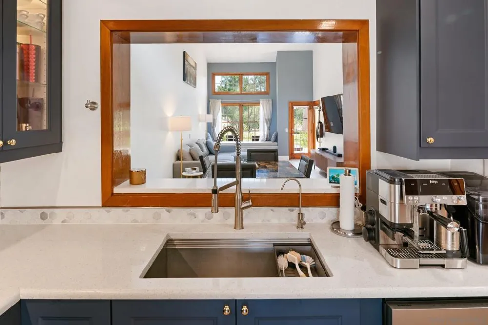 8647 Circle R Valley Escondido, CA 92026