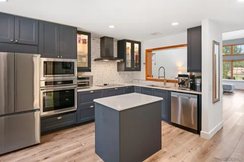 8647 Circle R Valley
