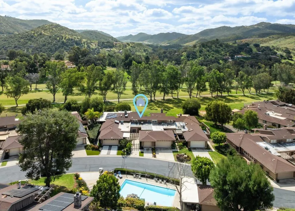 8647 Circle R Valley Escondido, CA 92026