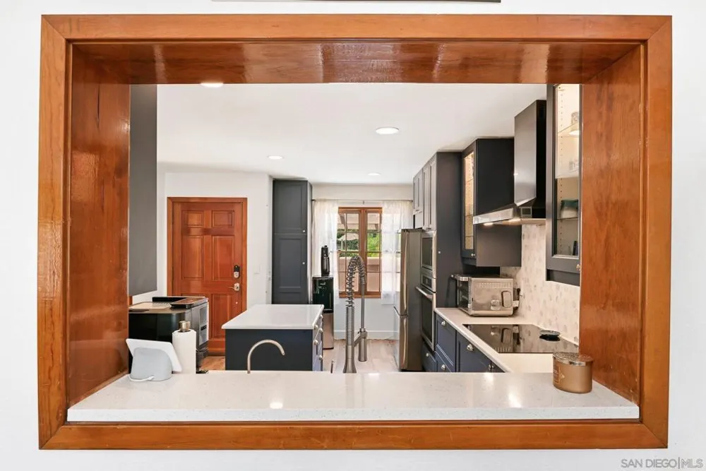 8647 Circle R Valley Escondido, CA 92026