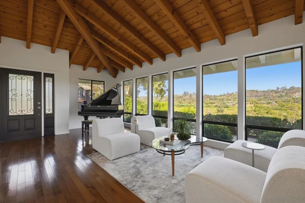 4165 Manchester Ave Encinitas, CA 92024