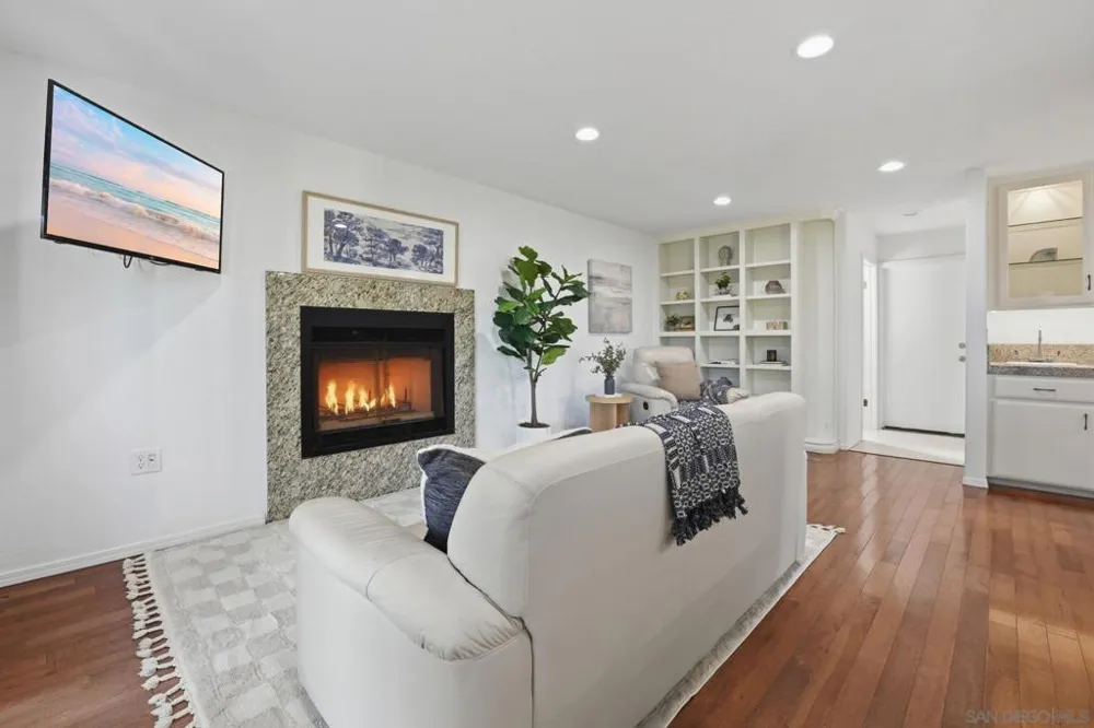 4165 Manchester Ave Encinitas, CA 92024