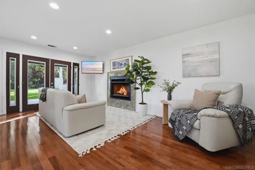 4165 Manchester Ave Encinitas, CA 92024