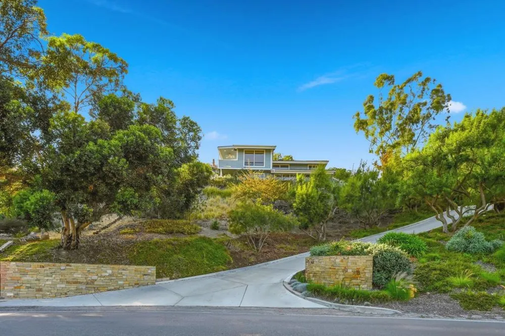 4165 Manchester Ave Encinitas, CA 92024