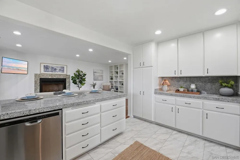 4165 Manchester Ave Encinitas, CA 92024