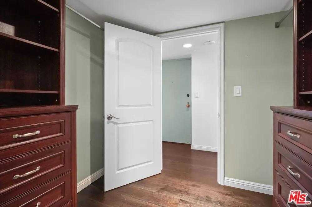800 W 1st Street #1409 Los Angeles, CA 90012