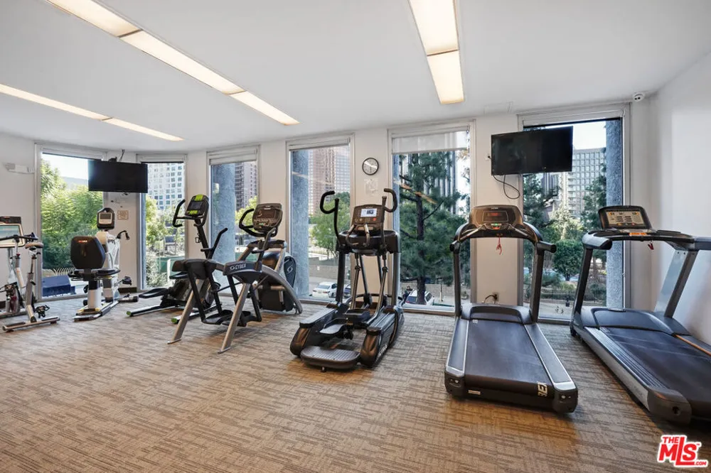 800 W 1st Street #1409 Los Angeles, CA 90012