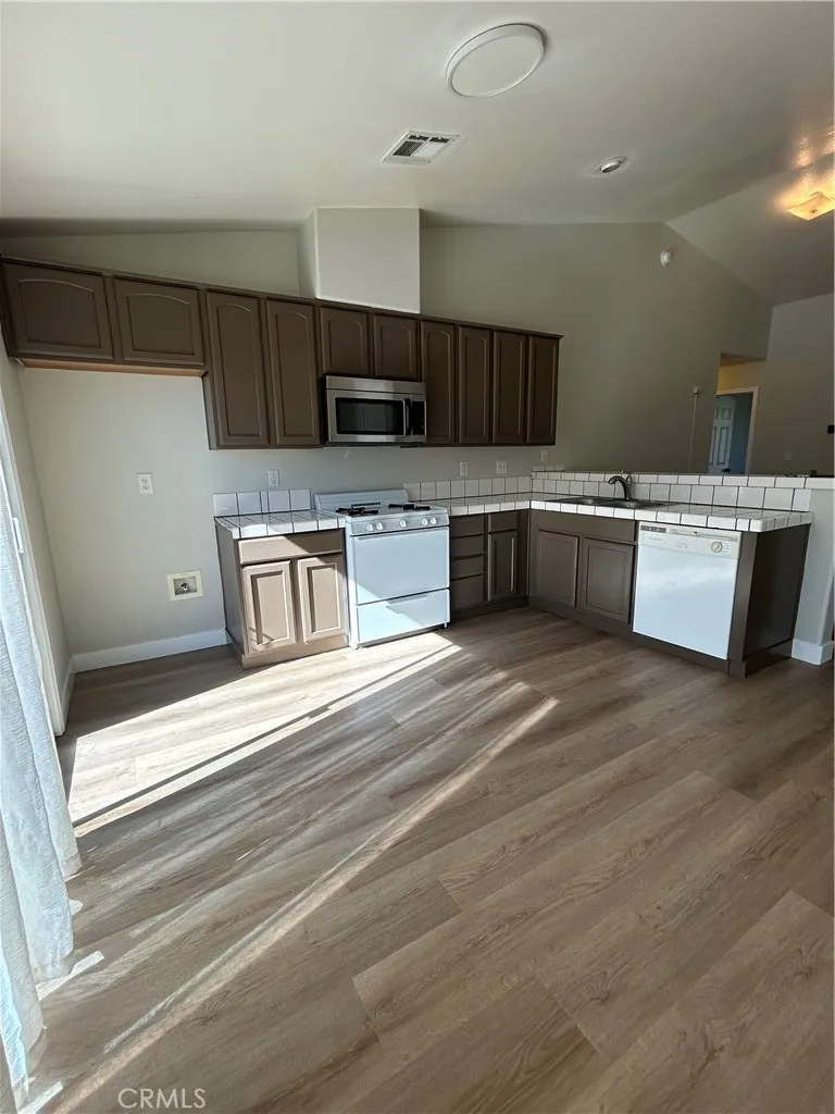 722 E. Avnue J6 Lancaster, CA 93535