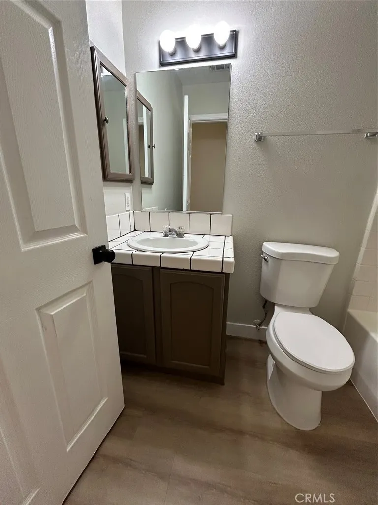 722 E. Avnue J6 Lancaster, CA 93535