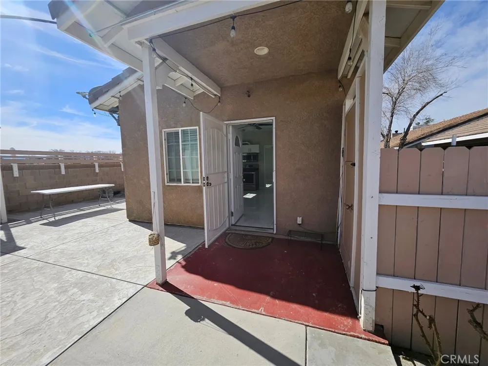 722 E. Avnue J6 Lancaster, CA 93535