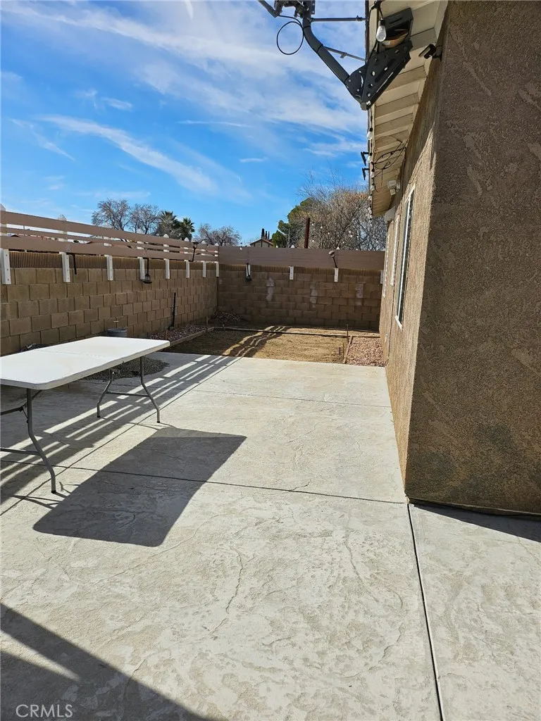 722 E. Avnue J6 Lancaster, CA 93535