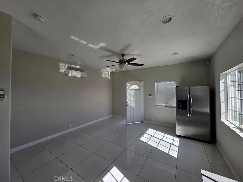 722 E. Avnue J6 Lancaster, CA 93535