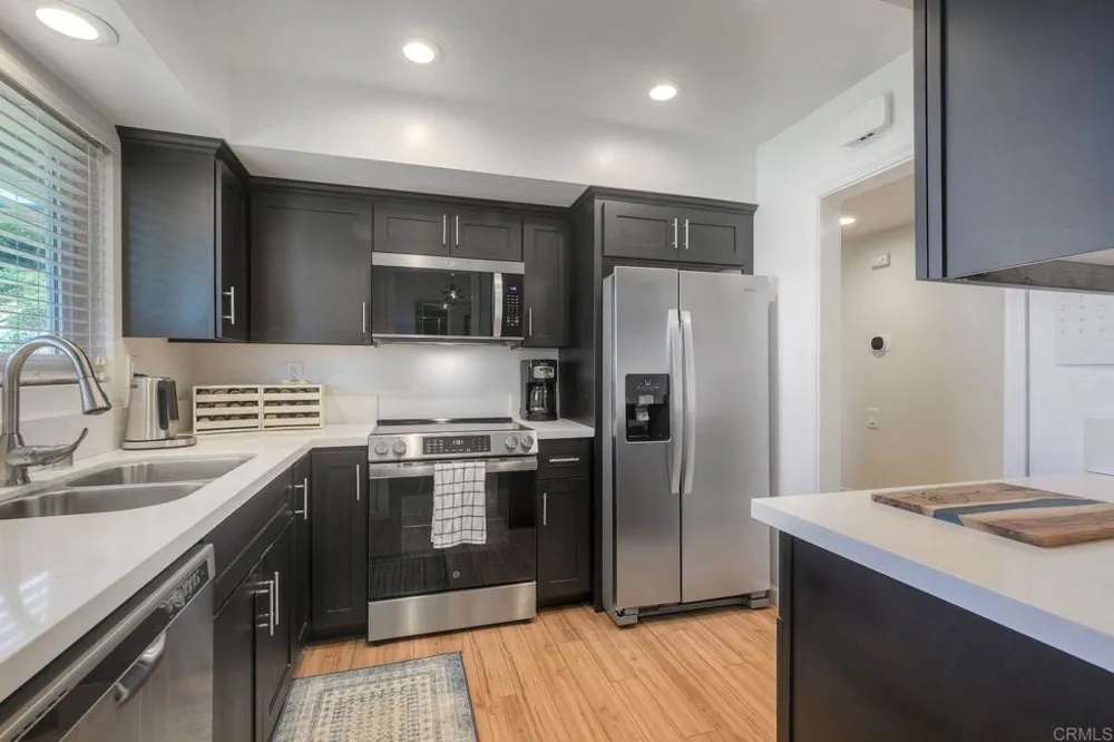 3755 Vista Campana #6 Oceanside, CA 92057