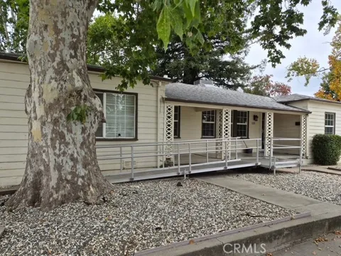 111 Baxter Avenue