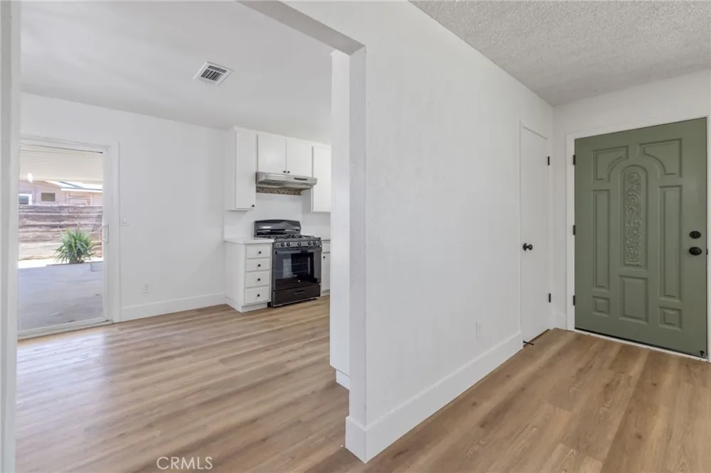 587 Sunset Street Kingsburg, CA 93631