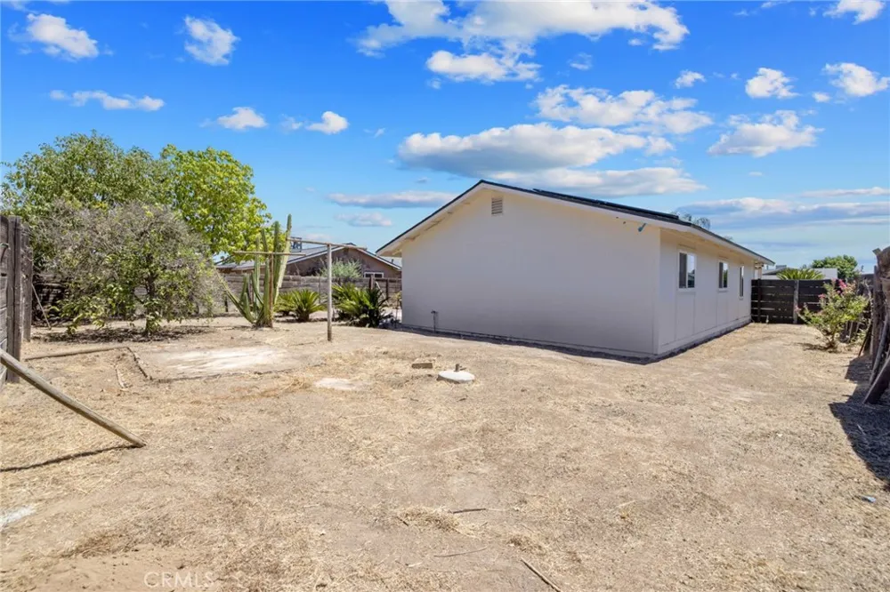 587 Sunset Street Kingsburg, CA 93631