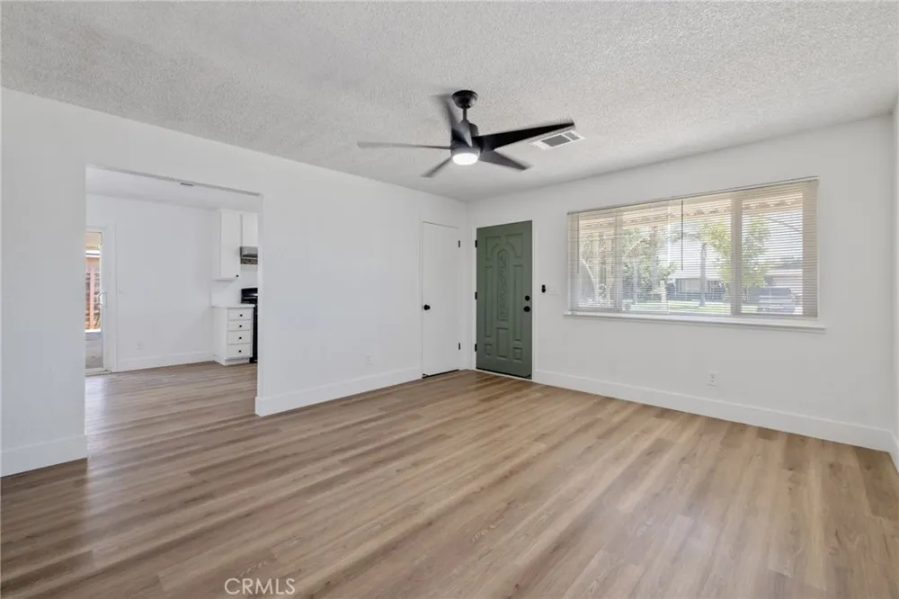 587 Sunset Street Kingsburg, CA 93631