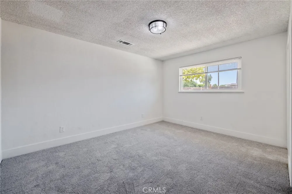 587 Sunset Street Kingsburg, CA 93631