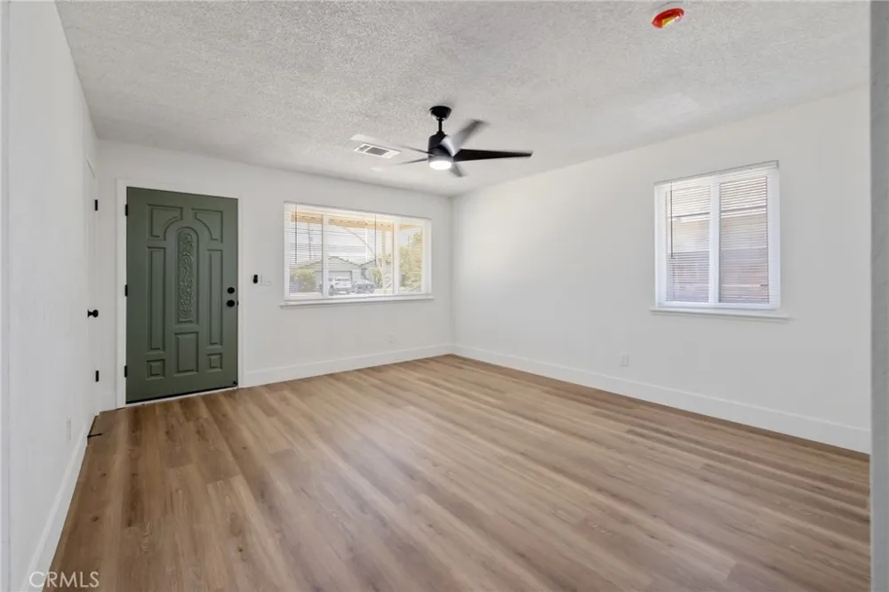 587 Sunset Street Kingsburg, CA 93631