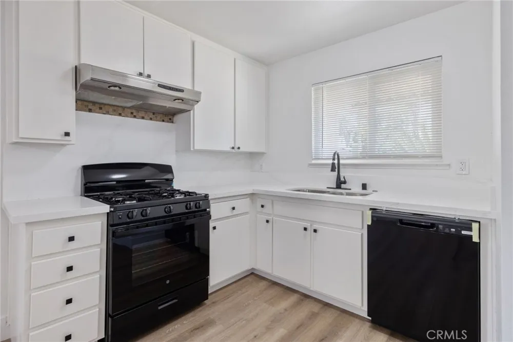 587 Sunset Street Kingsburg, CA 93631