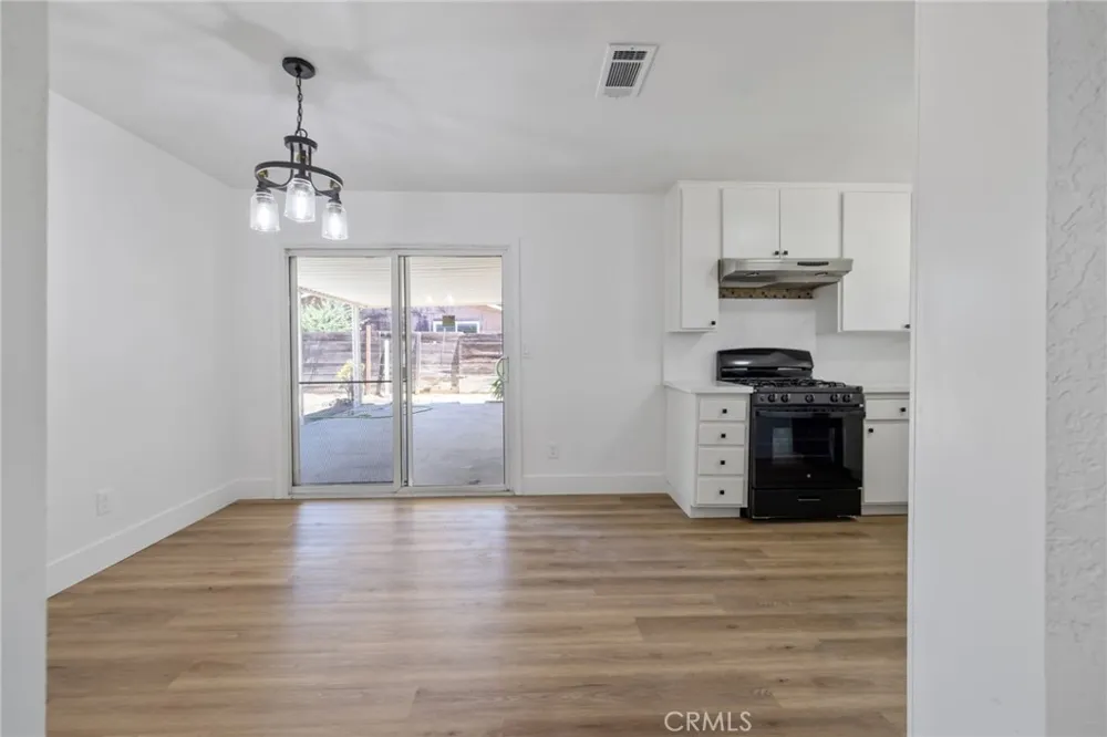 587 Sunset Street Kingsburg, CA 93631