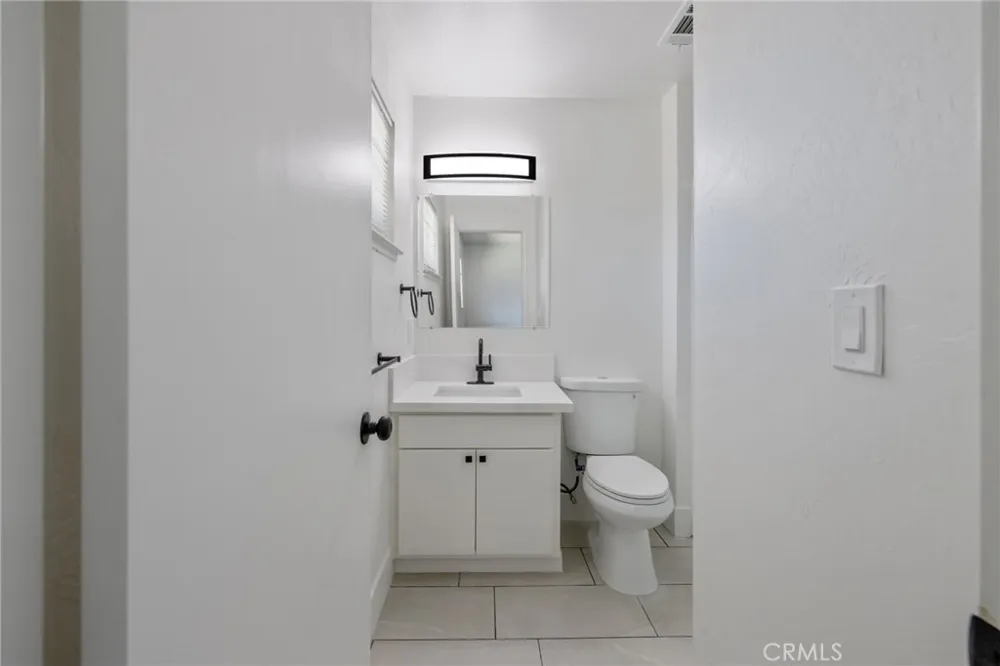 587 Sunset Street Kingsburg, CA 93631