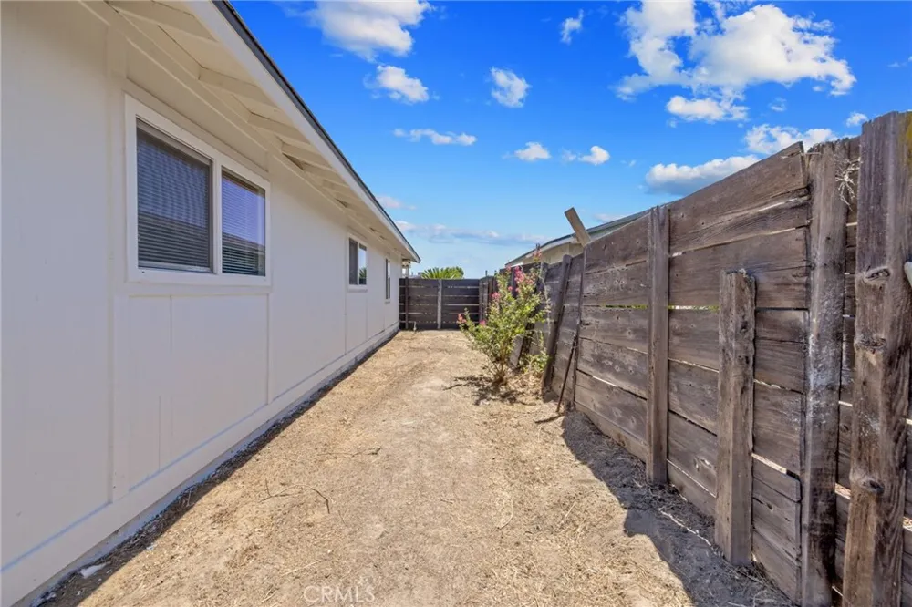 587 Sunset Street Kingsburg, CA 93631