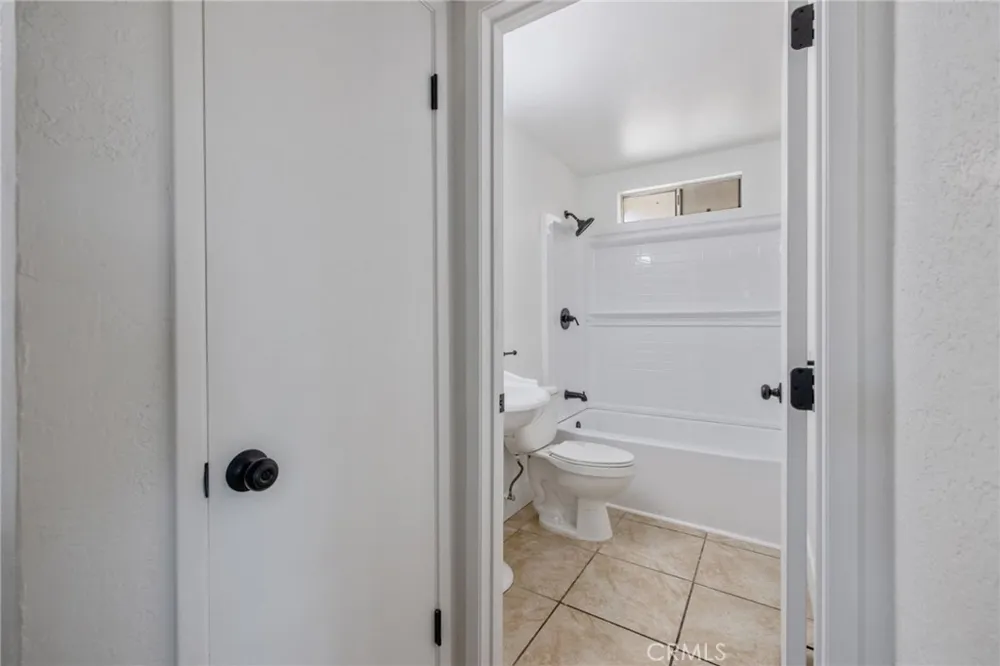 587 Sunset Street Kingsburg, CA 93631