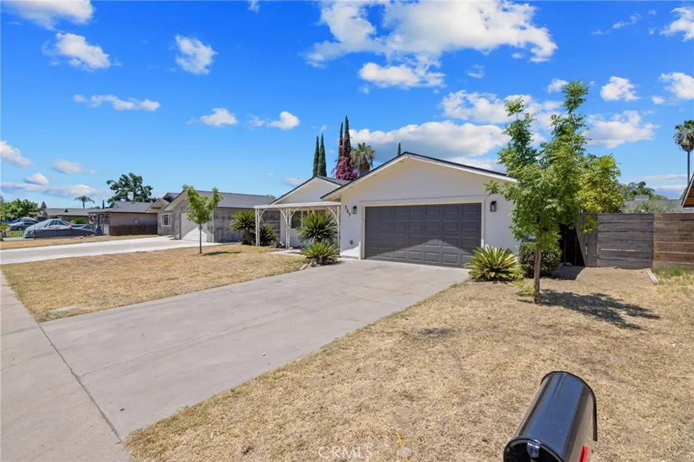 587 Sunset Street Kingsburg, CA 93631