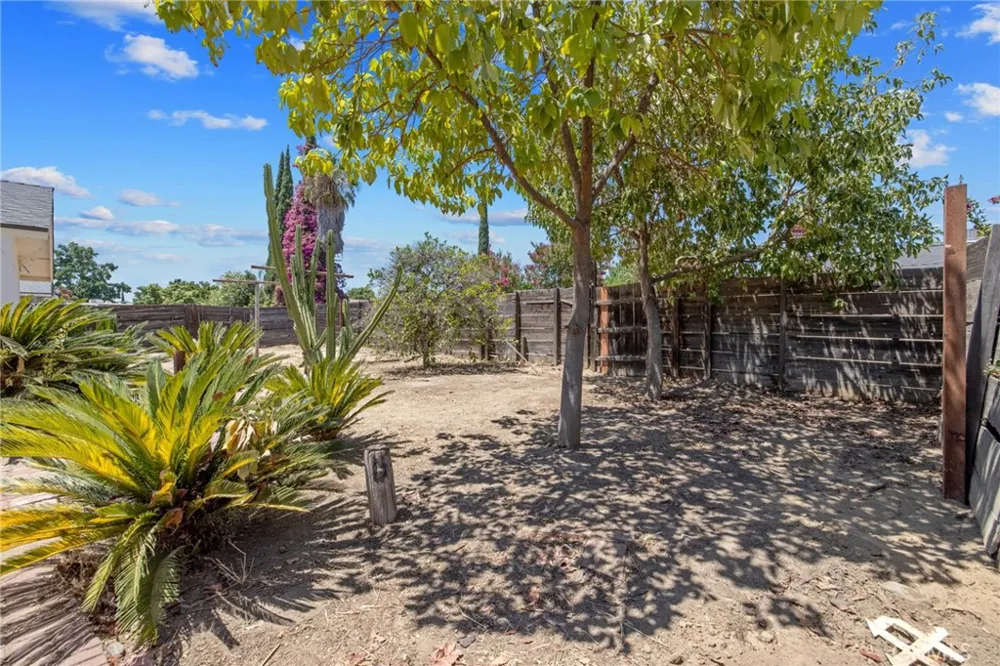 587 Sunset Street Kingsburg, CA 93631