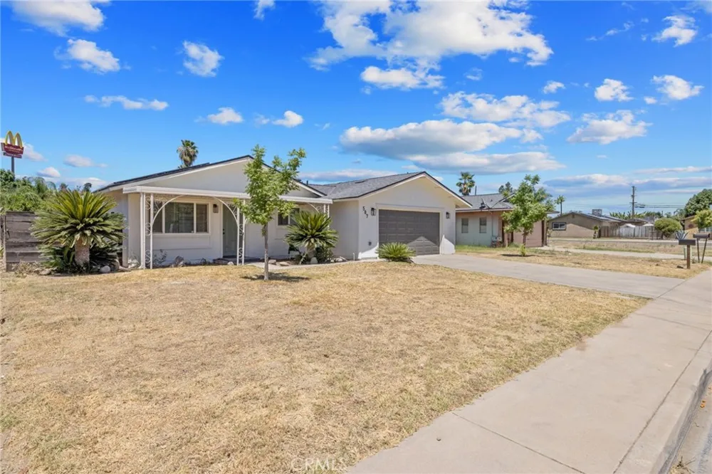 587 Sunset Street Kingsburg, CA 93631