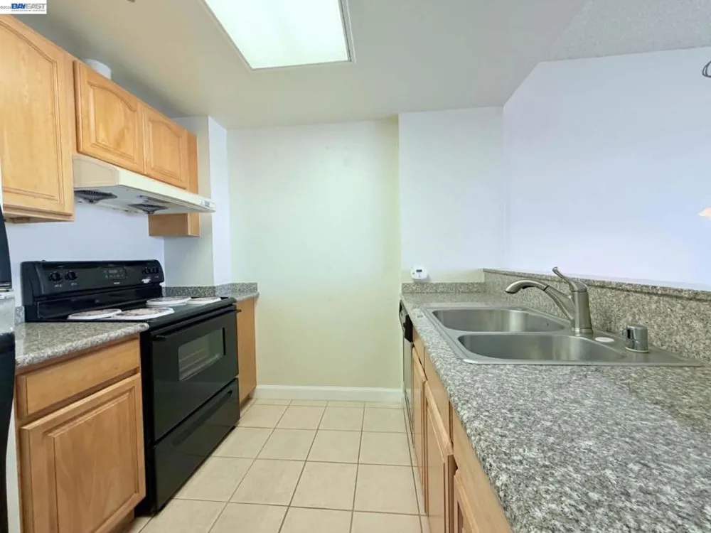 989 Webster St #651 Oakland, CA 94607