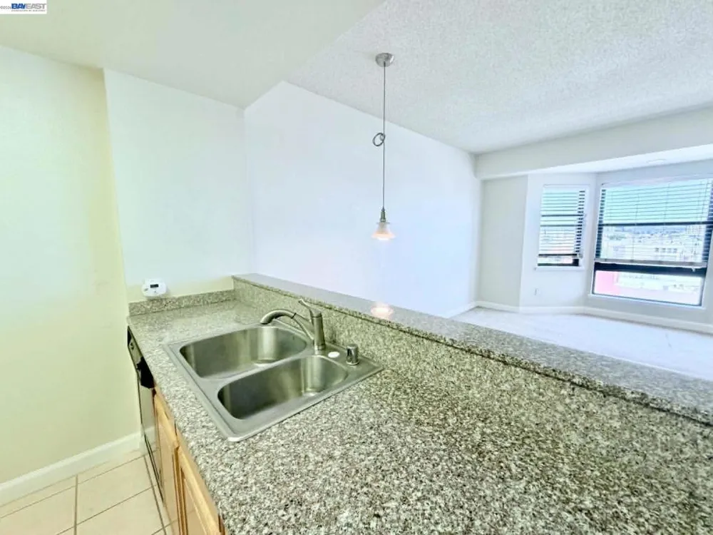 989 Webster St #651 Oakland, CA 94607