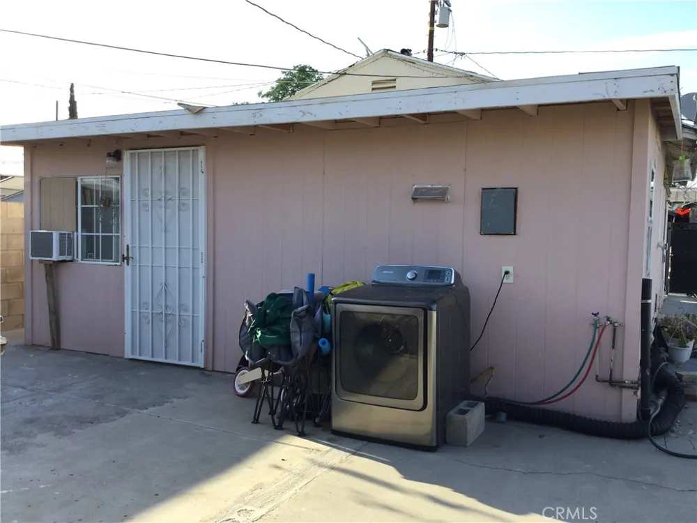 332 W 11th Perris, CA 92570