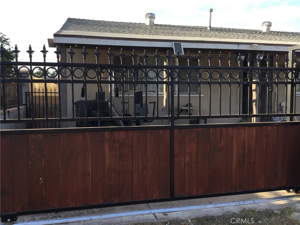332 W 11th Perris, CA 92570