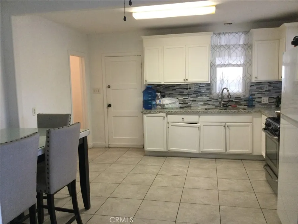 332 W 11th Perris, CA 92570